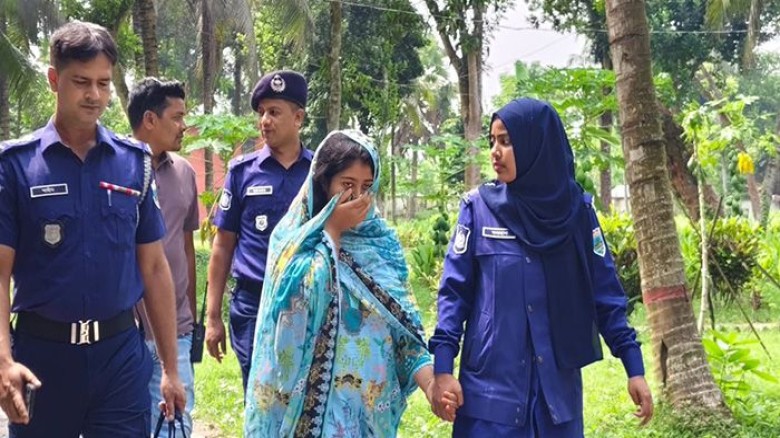 গয়না হাতিয়ে নিতে দাদিকে হত্যা করেন নাতনি