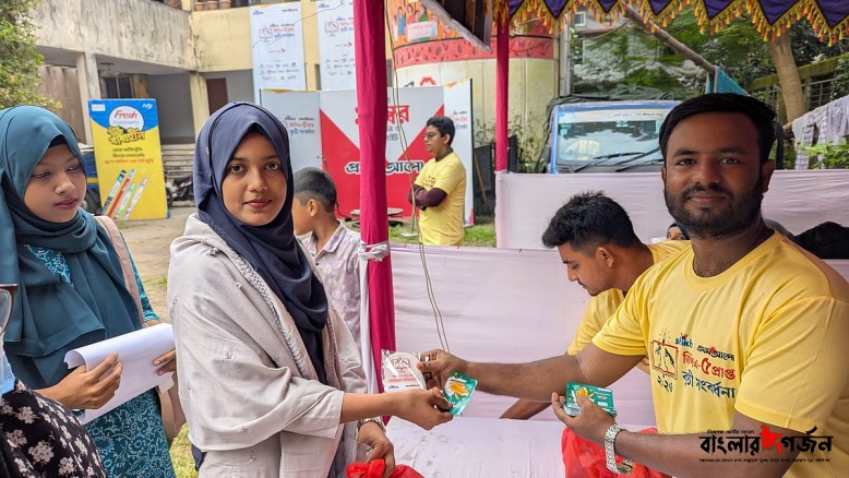 সাতক্ষীরায় কৃতী শিক্ষার্থীদের মিলনমেলা: অনন্যা ও অভিজিৎদের চোখে ভবিষ্যতের বড় স্বপ্ন
